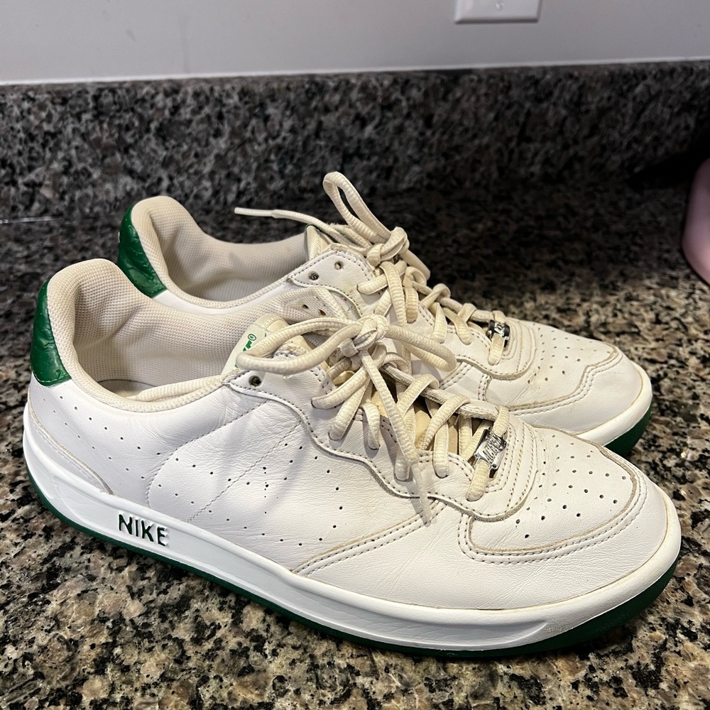 Nike Men's White and Green Leather Sneakers